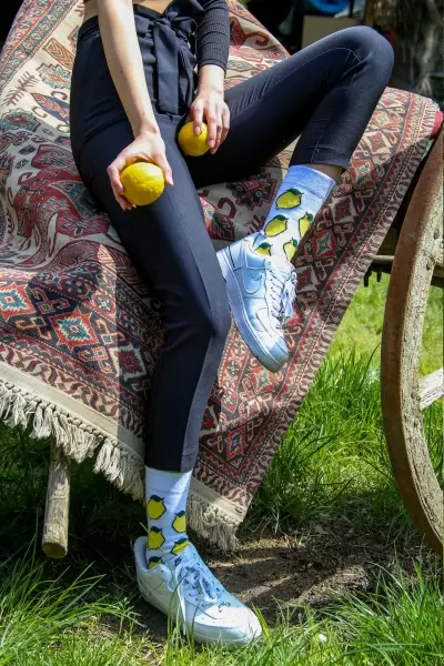 Beyaz Limon Renkli Kadın Çorap