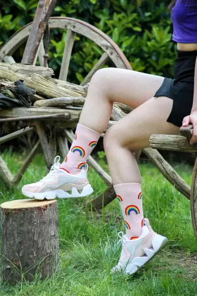 Pembe Gökkuşağı Renkli Kadın Çorap